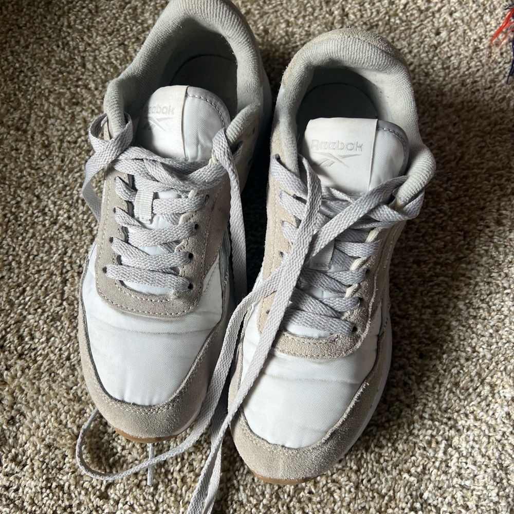 Reebok woman White and Gray Sneakers